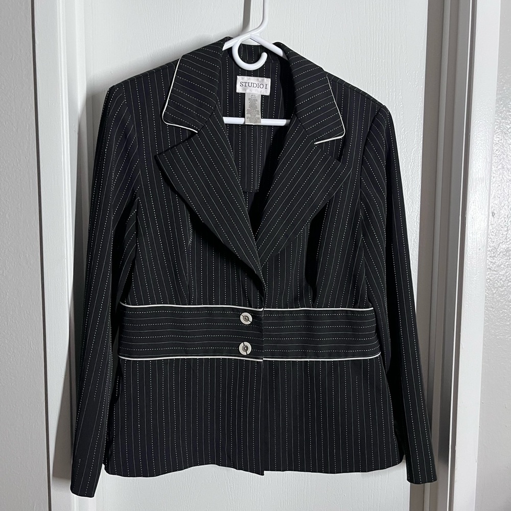 Elegant Studio Women's Black Pinstripe Jacket